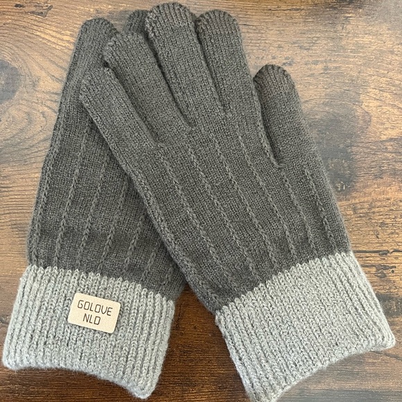 NWT Winter Stretchy Knit Touch Screen Gloves. Grey warm Unisex - Picture 1 of 4